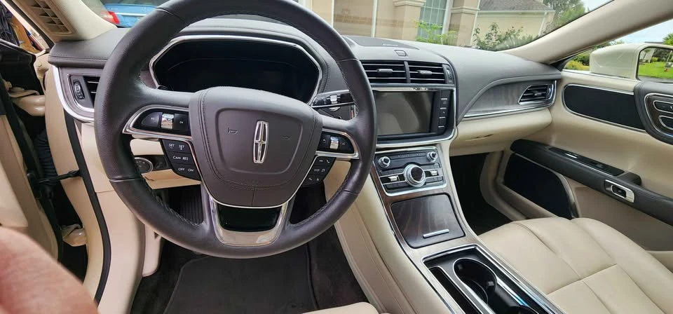 2018 Lincoln Continental 10th Gen - Image 11 of 12