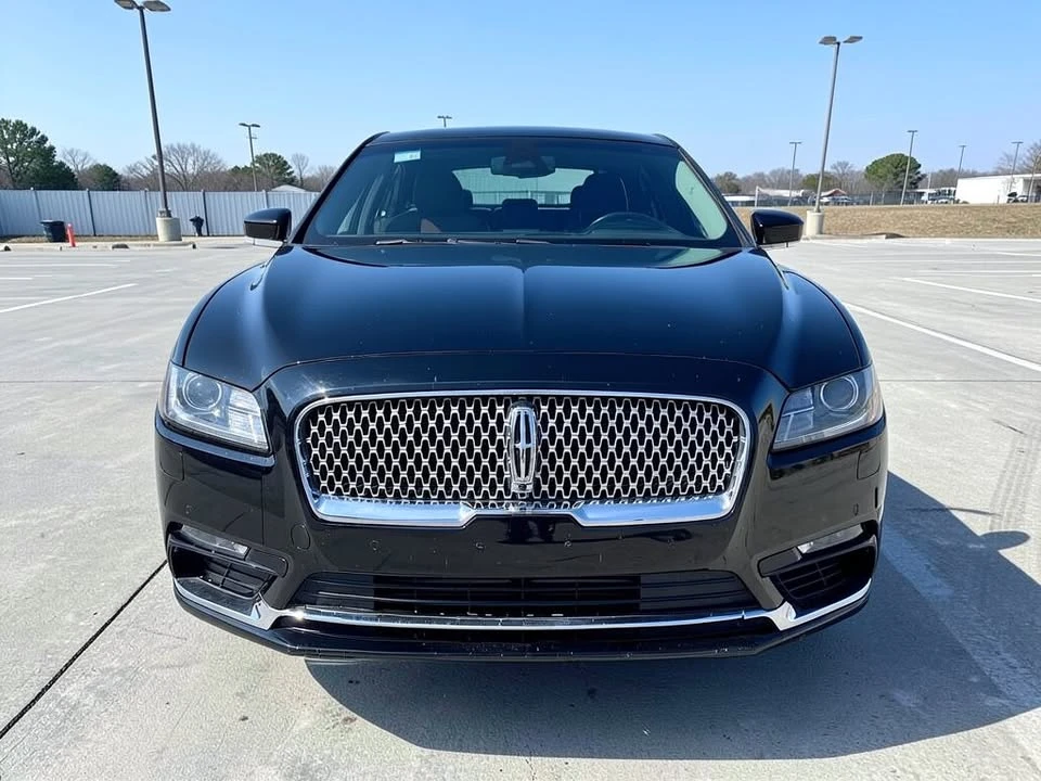 2018 Lincoln Continental 10th Gen - Image 2 of 19