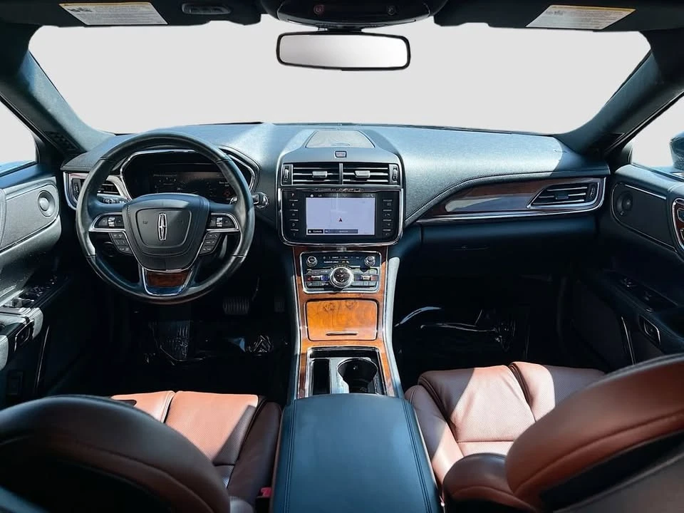 2018 Lincoln Continental 10th Gen - Image 17 of 19