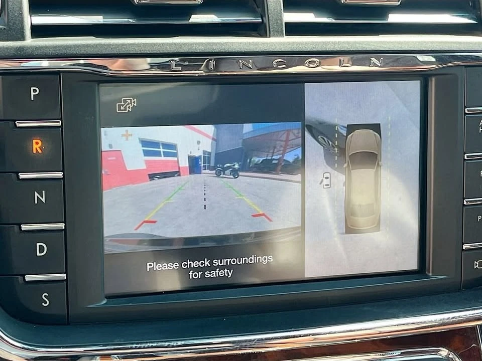 2018 Lincoln Continental 10th Gen - Image 11 of 19
