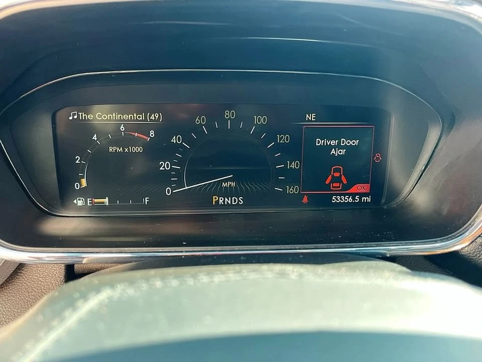 2018 Lincoln Continental 10th Gen - Image 9 of 19