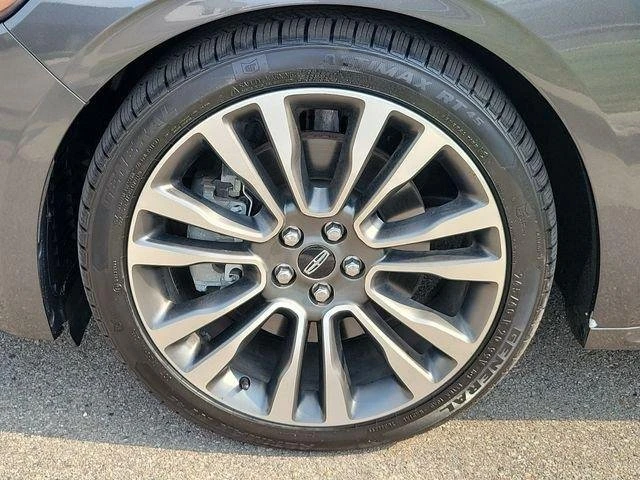 2018 Lincoln Continental 10th Gen - Image 5 of 20