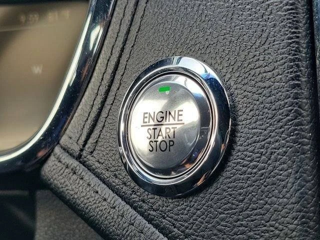 2018 Lincoln Continental 10th Gen - Image 8 of 18