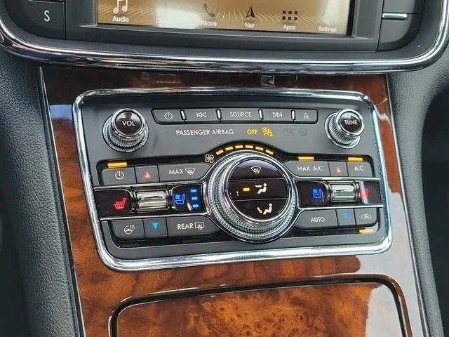 2018 Lincoln Continental 10th Gen - Image 13 of 18
