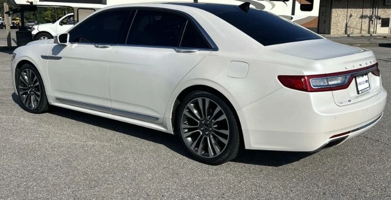 2018 Lincoln Continental 10th Gen - Image 4 of 8