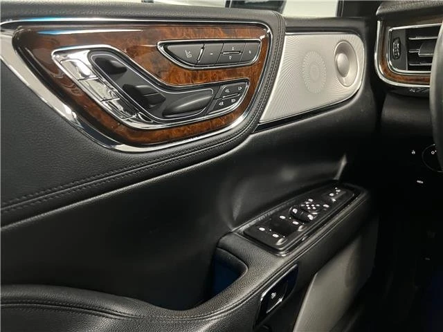 2018 Lincoln Continental 10th Gen - Image 15 of 20