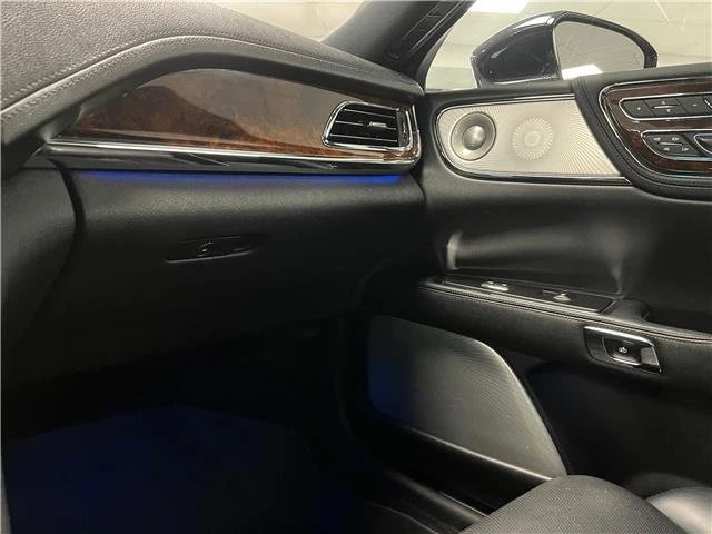 2018 Lincoln Continental 10th Gen - Image 17 of 20