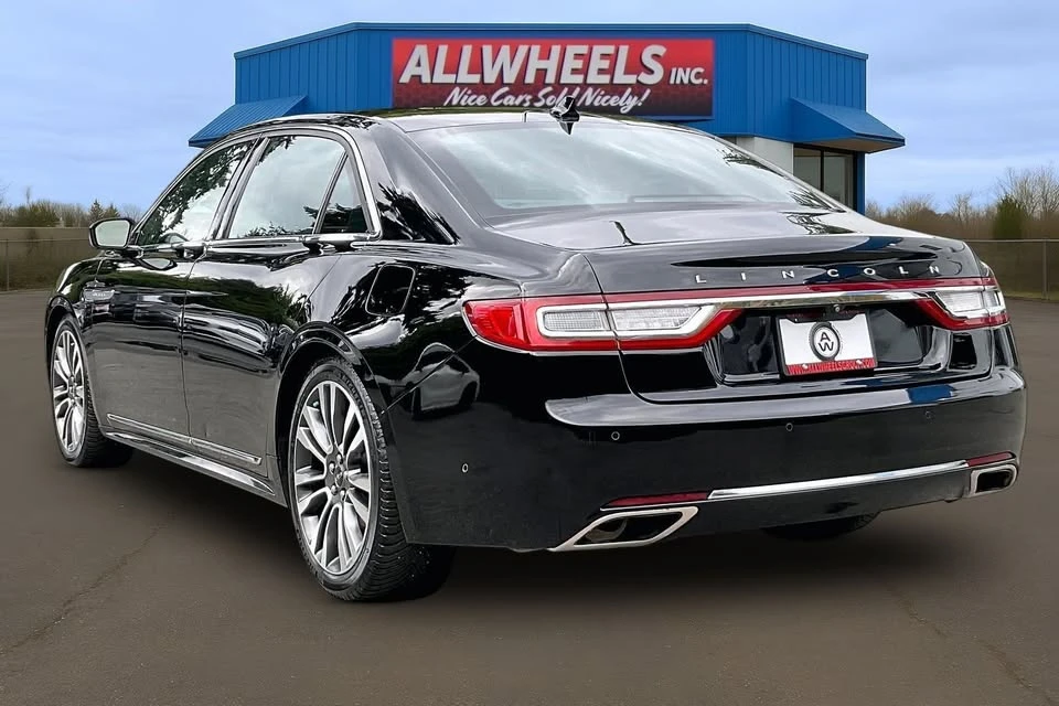 2018 Lincoln Continental 10th Gen - Image 2 of 20