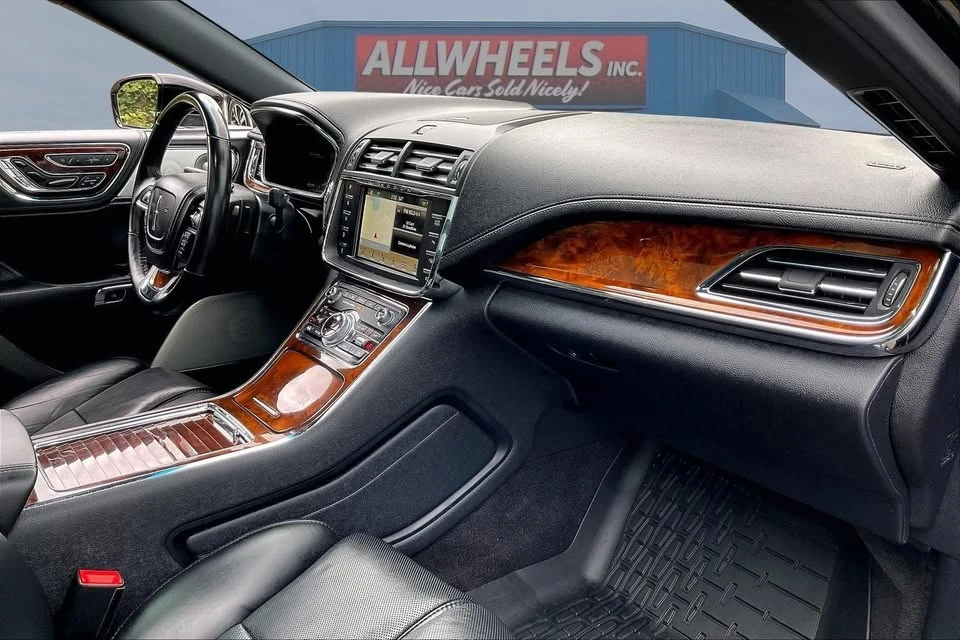 2018 Lincoln Continental 10th Gen - Image 16 of 20