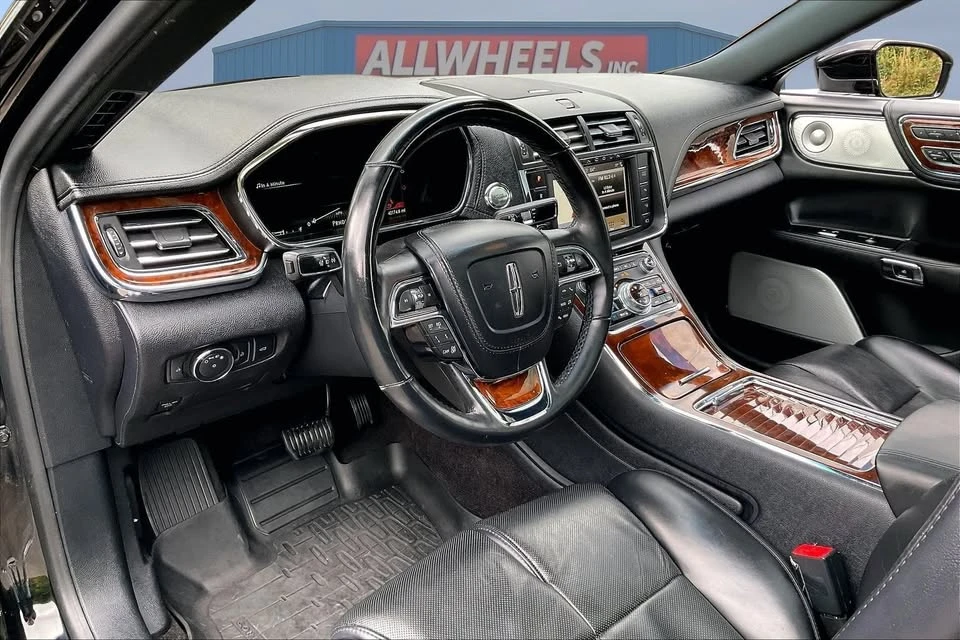 2018 Lincoln Continental 10th Gen - Image 13 of 20