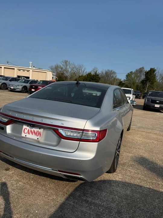 2018 Lincoln Continental 10th Gen - Image 4 of 7