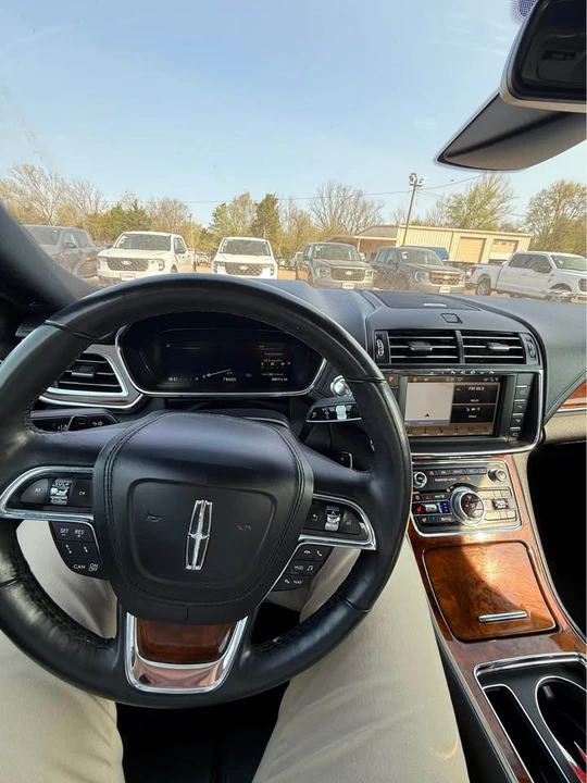2018 Lincoln Continental 10th Gen - Image 5 of 7