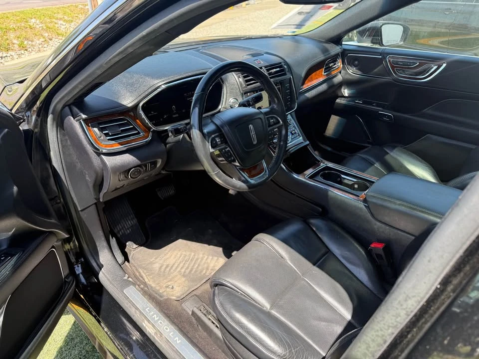 2018 Lincoln Continental 10th Gen - Image 7 of 13