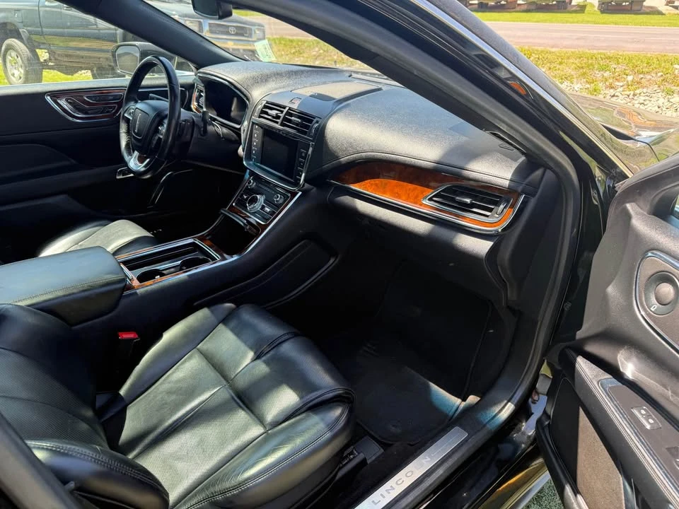 2018 Lincoln Continental 10th Gen - Image 11 of 13