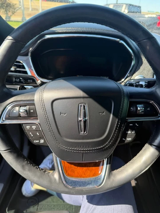 2018 Lincoln Continental 10th Gen - Image 3 of 6