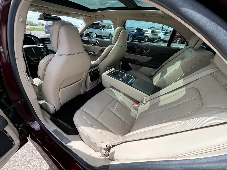 2018 Lincoln Continental 10th Gen - Image 8 of 14