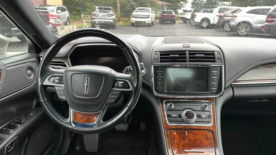 2018 Lincoln Continental 10th Gen - Image 5 of 7