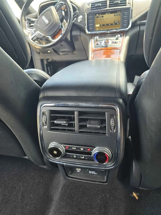 2018 Lincoln Continental 10th Gen - Image 10 of 13