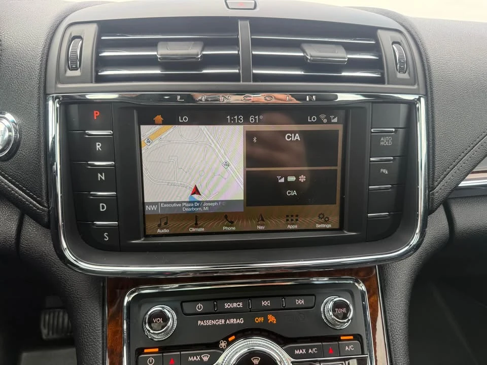 2018 Lincoln Continental 10th Gen - Image 14 of 20