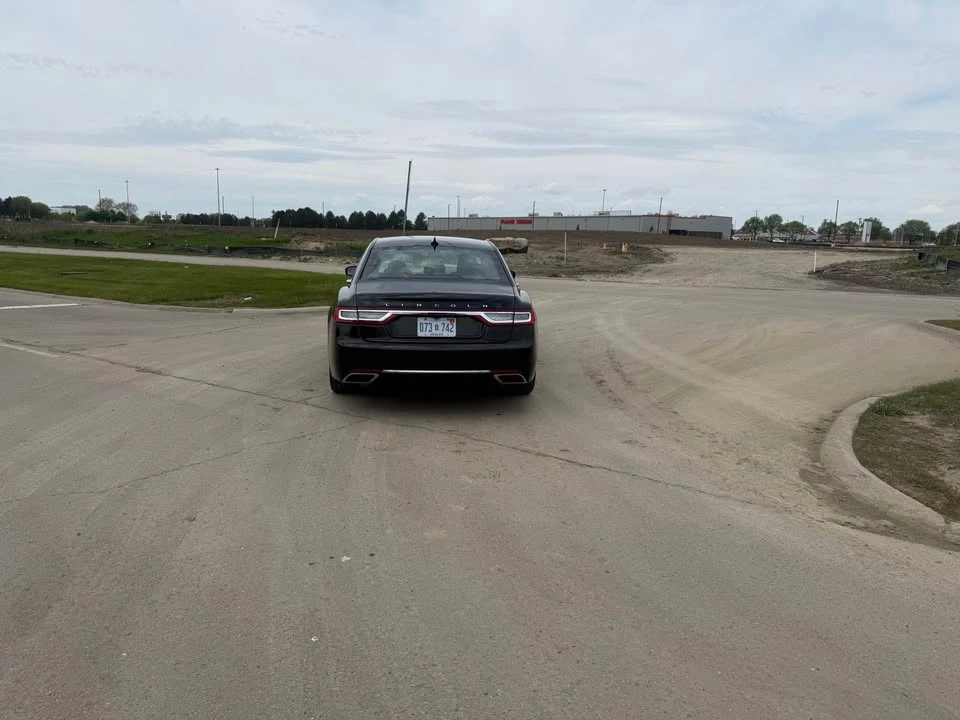 2018 Lincoln Continental 10th Gen - Image 5 of 20
