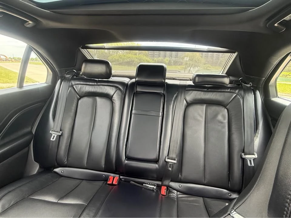 2018 Lincoln Continental 10th Gen - Image 15 of 20