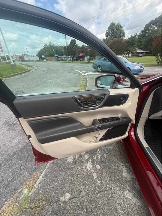 2018 Lincoln Continental 10th Gen - Image 7 of 13