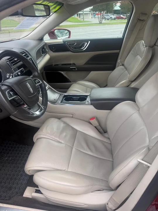 2018 Lincoln Continental 10th Gen - Image 11 of 13