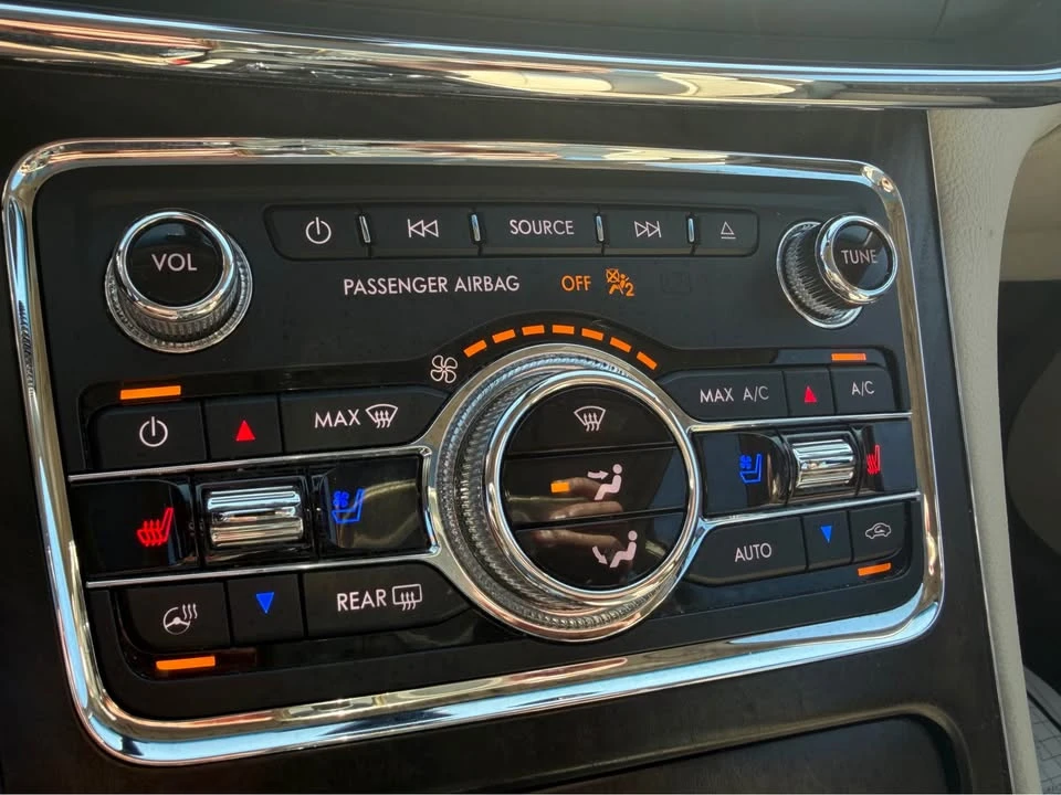 2018 Lincoln Continental 10th Gen - Image 15 of 15
