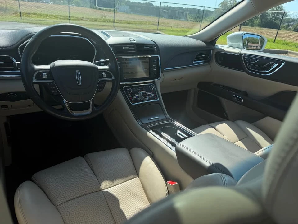 2018 Lincoln Continental 10th Gen - Image 9 of 15