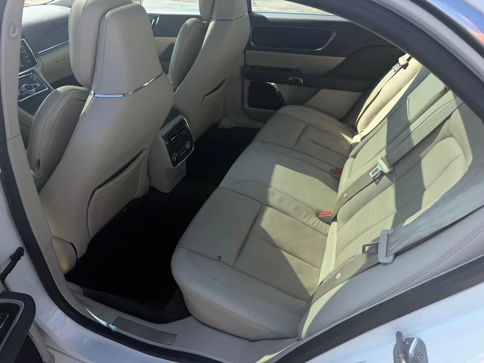 2018 Lincoln Continental 10th Gen - Image 8 of 15