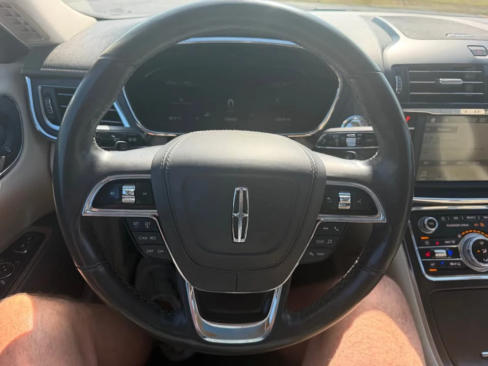 2018 Lincoln Continental 10th Gen - Image 14 of 15