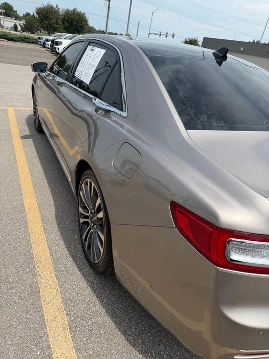 2018 Lincoln Continental 10th Gen - Image 4 of 5