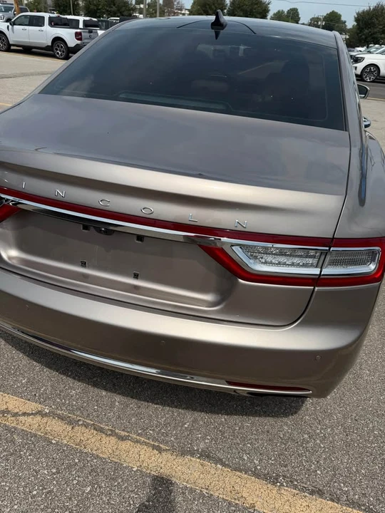 2018 Lincoln Continental 10th Gen - Image 5 of 5