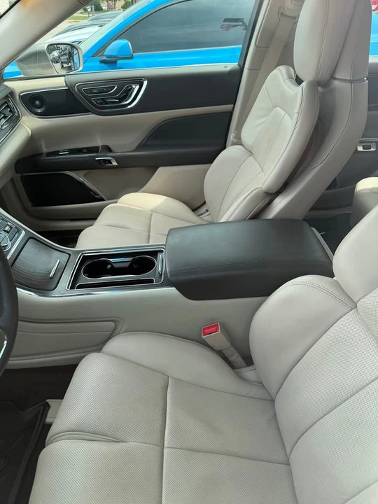 2018 Lincoln Continental 10th Gen - Image 3 of 5