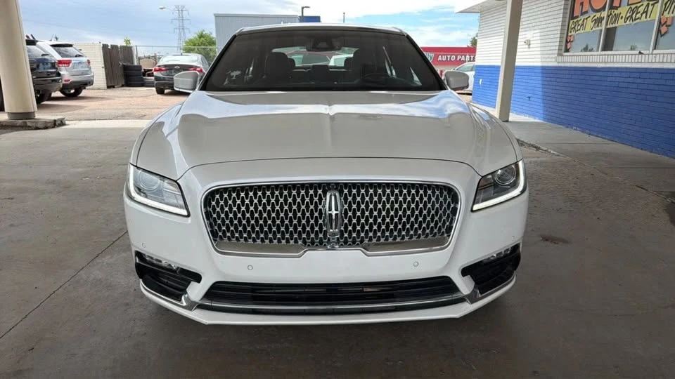 2018 Lincoln Continental 10th Gen - Image 2 of 19