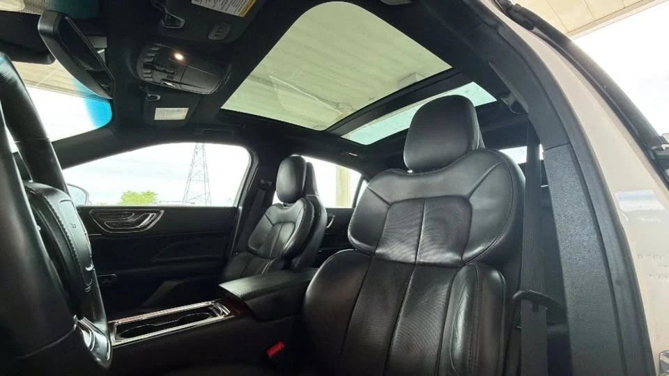 2018 Lincoln Continental 10th Gen - Image 19 of 19