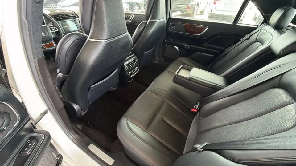 2018 Lincoln Continental 10th Gen - Image 11 of 19