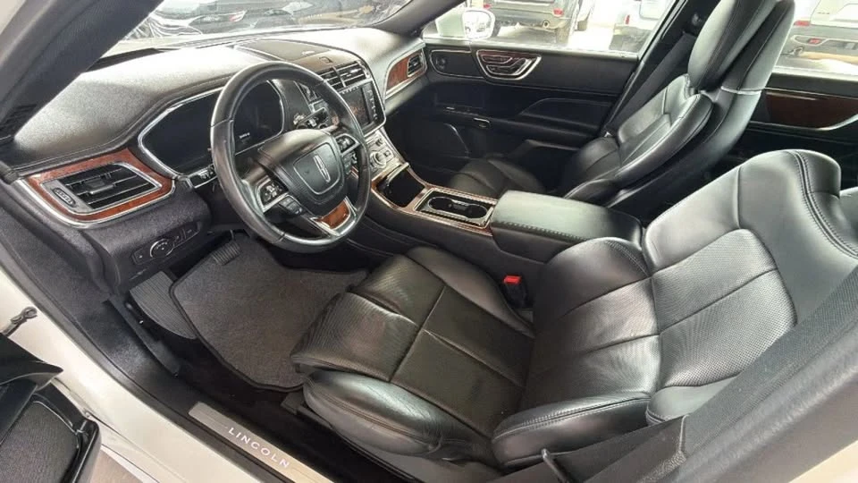 2018 Lincoln Continental 10th Gen - Image 10 of 19