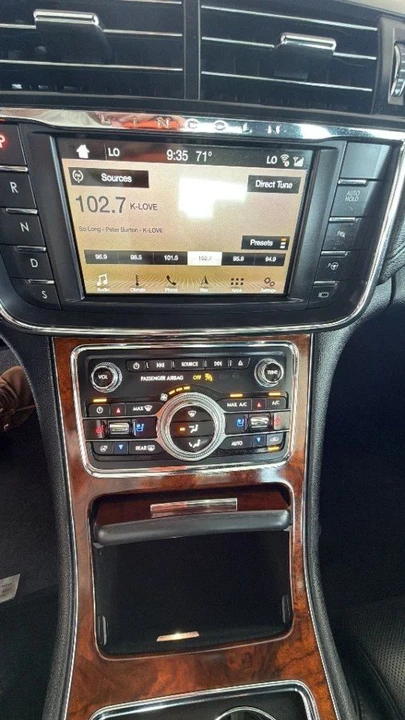 2018 Lincoln Continental 10th Gen - Image 15 of 19