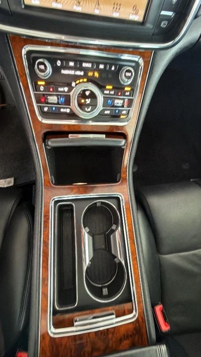 2018 Lincoln Continental 10th Gen - Image 16 of 19