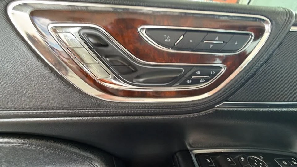 2018 Lincoln Continental 10th Gen - Image 12 of 19