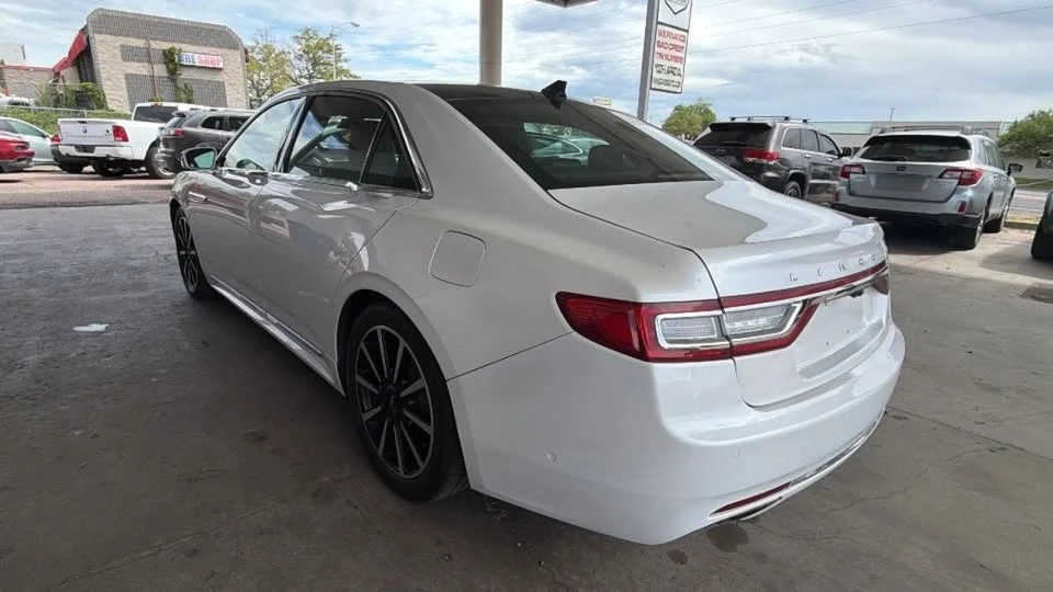 2018 Lincoln Continental 10th Gen - Image 7 of 19