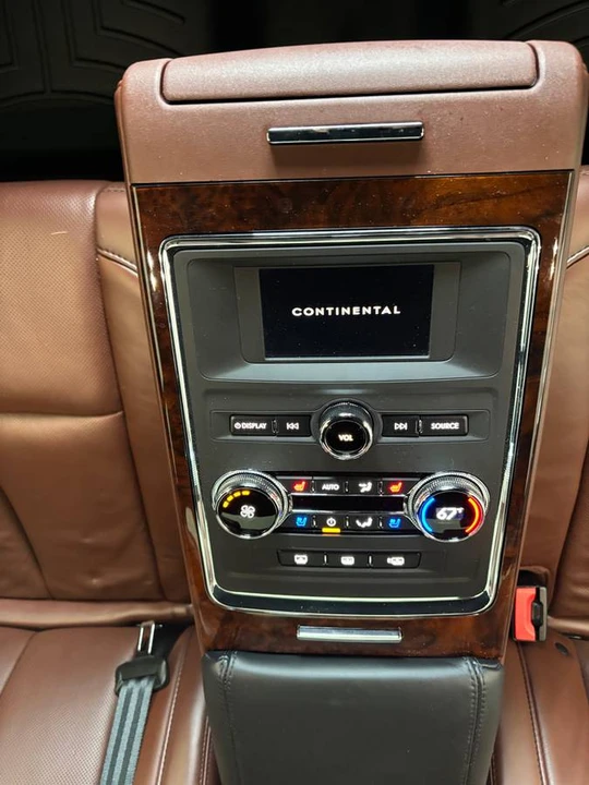 2018 Lincoln Continental 10th Gen - Image 11 of 14