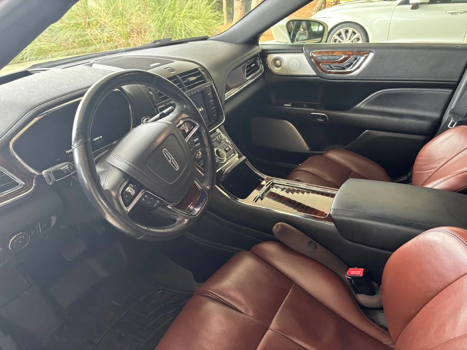 2018 Lincoln Continental 10th Gen - Image 4 of 14