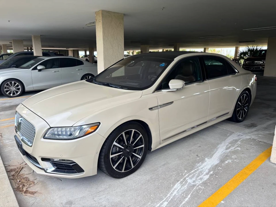 2018 Lincoln Continental 10th Gen - Image 3 of 14