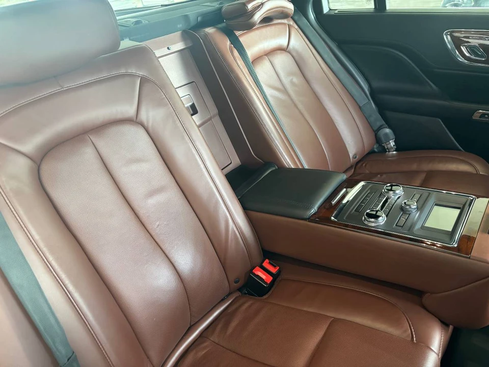 2018 Lincoln Continental 10th Gen - Image 8 of 14