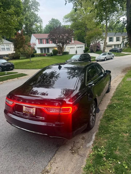 2018 Lincoln Continental 10th Gen - Image 2 of 10