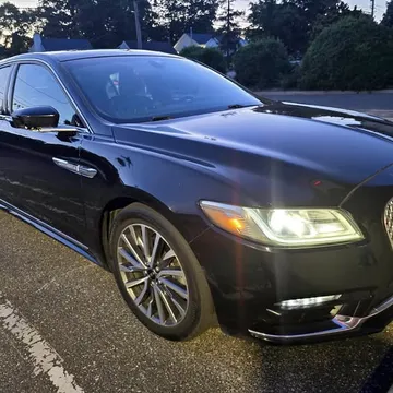 2018 Lincoln Continental Sedan 4D