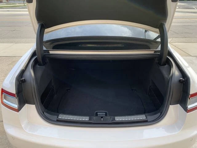 2018 Lincoln Continental 10th Gen - Image 10 of 18