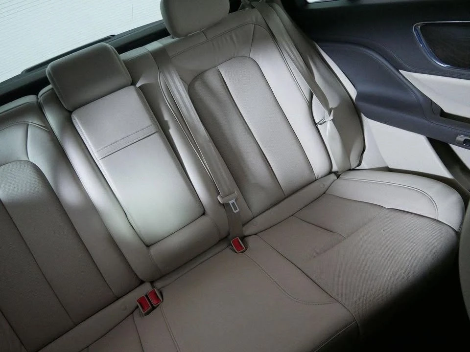 2018 Lincoln Continental 10th Gen - Image 14 of 20
